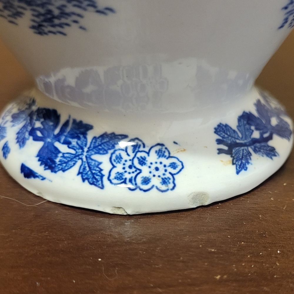 Vintage Norleans Japan Blue and White pitcher - Picture 5 of 6